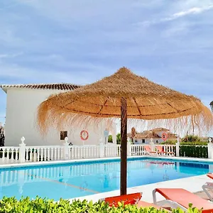 Apartment Las Farolas Poolfront In Mijas Costa 500m To The Beach - Updated June 2023 !, El Faro